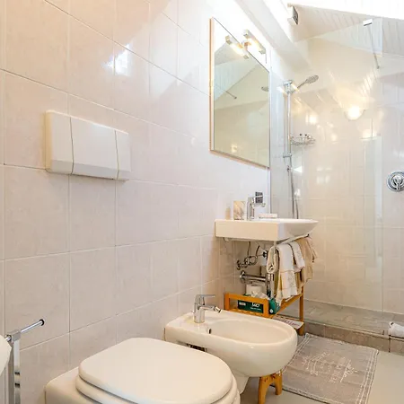 La Casa Di Chicca Комо